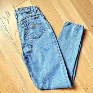 Vintage Levi’s Native Blue High‑Rise Straight Jeans – Light Wash, Size 7
